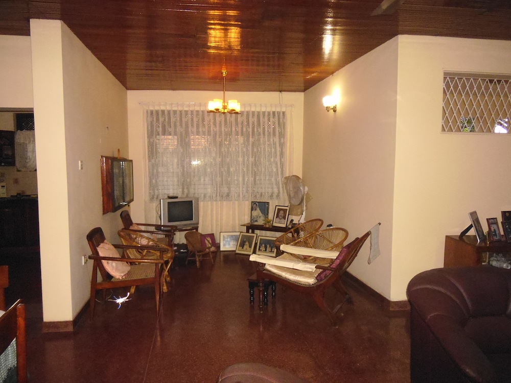 Mama's Hostel By Taprobane 17/32