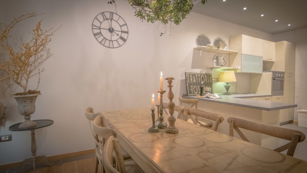 Breathtaking 4BD Apt 5min Walk to Duomo 28/33