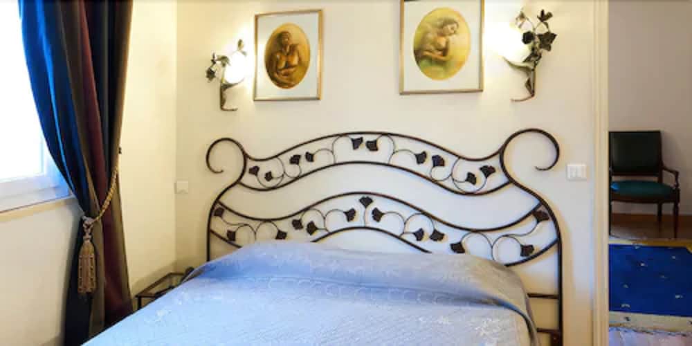 HOTEL DES BAINS 21/60