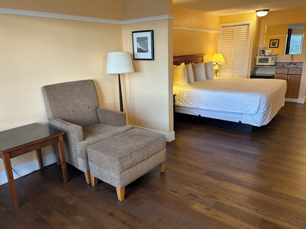 Marina Inn 17/44
