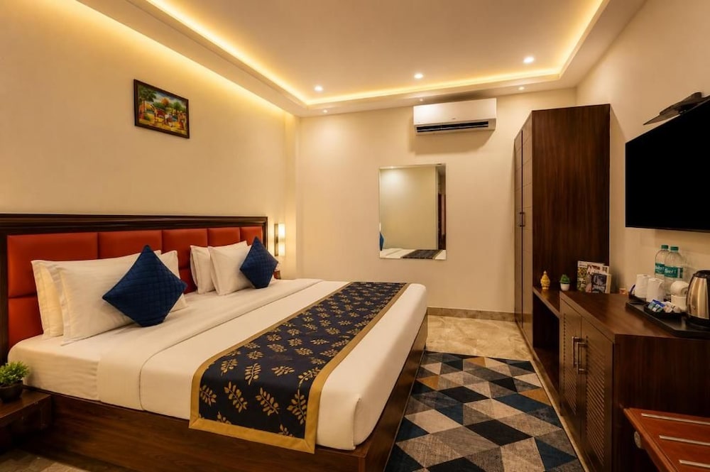 La Sapphire Hotel 15/50