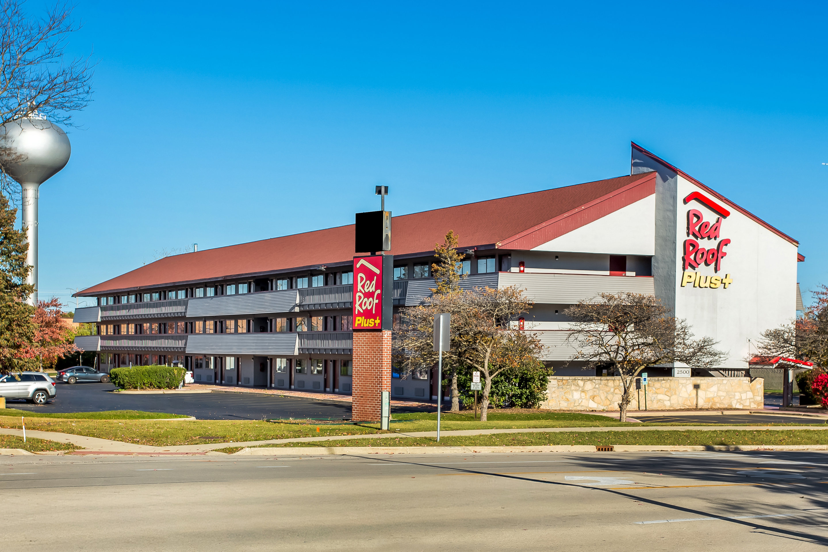 Red Roof PLUS Chicago - Hoffman Estates 8/29