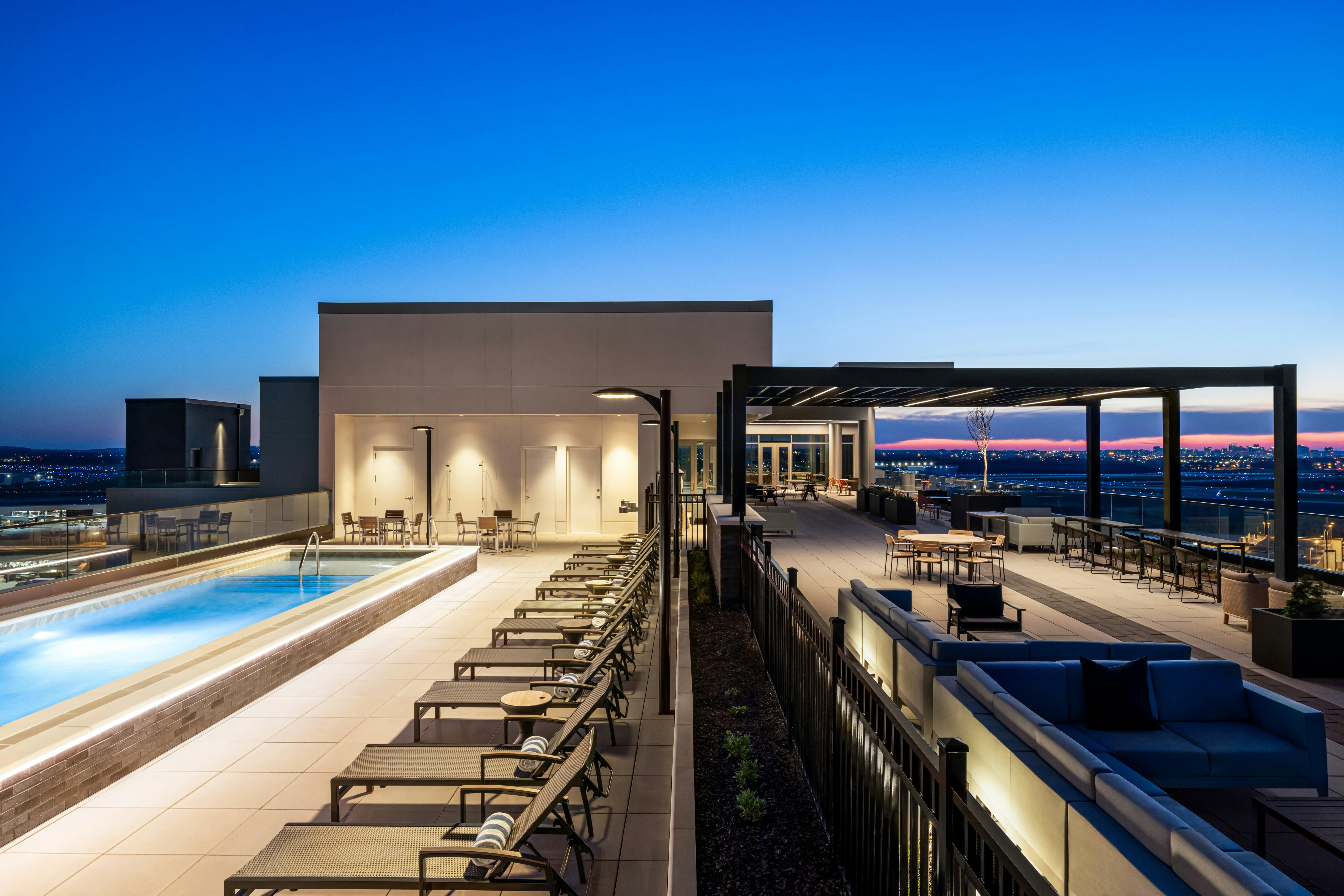 Hilton BNA Nashville Airport Terminal 52/53