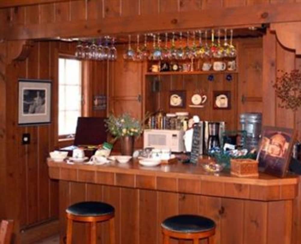 Annville Inn Bed and Breakfast 3/50