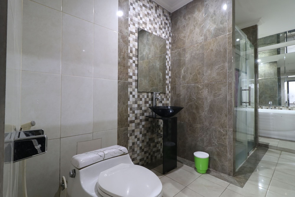 C'One Hotel Pulomas 16/18