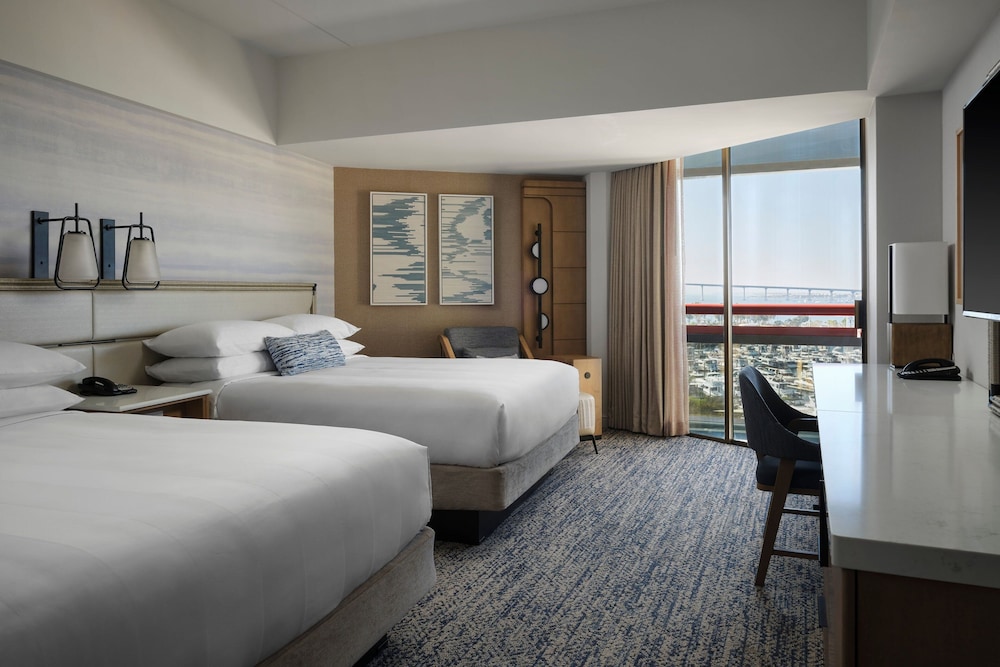 Deluxe, 2 Queen Beds, Bay View, Accessible