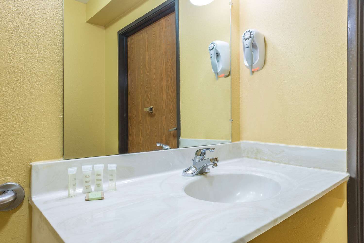 Super 8 By Wyndham Troy Il/St. Louis Area 13/15