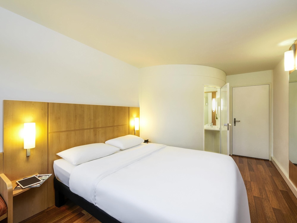 Ibis Zurich Adliswil 19/74