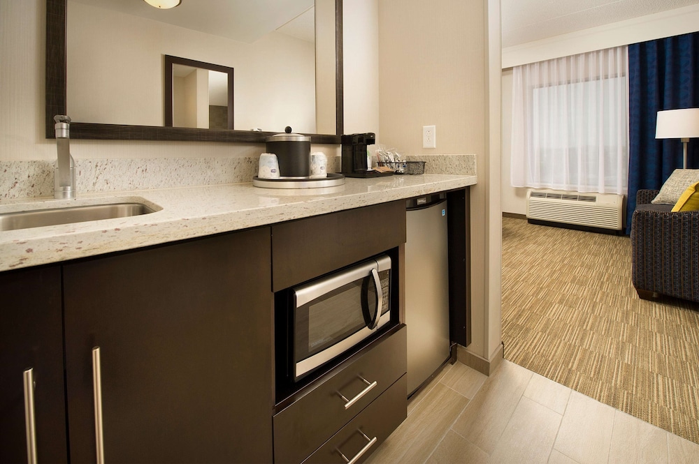 Hampton Inn Suites Baltimore Woodlawn 30/34