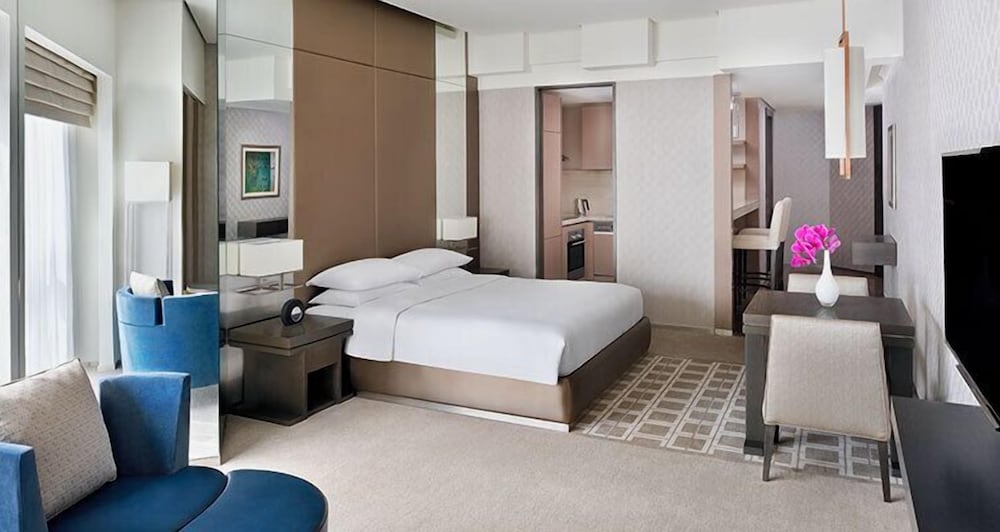 Hyatt Regency Dubai Creek Heights Residences 16/73
