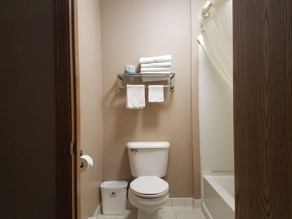 Americas Best Value Inn & Suites Bismarck 5/31