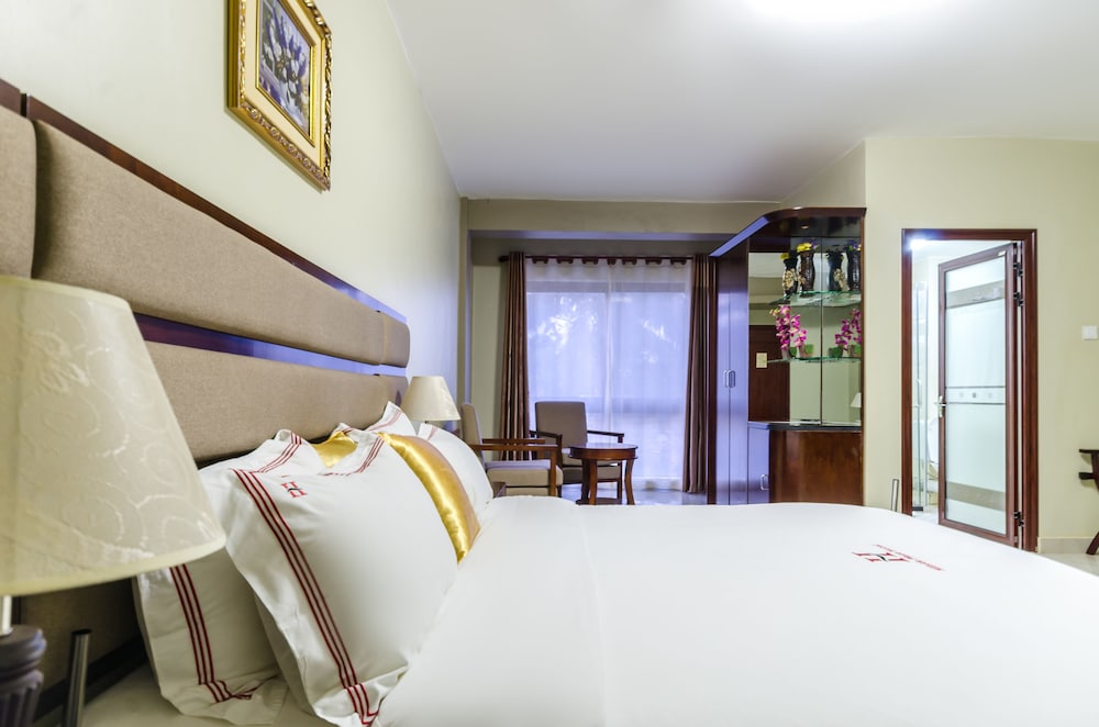 HILLSIDE PLAZA HOTEL 21/66