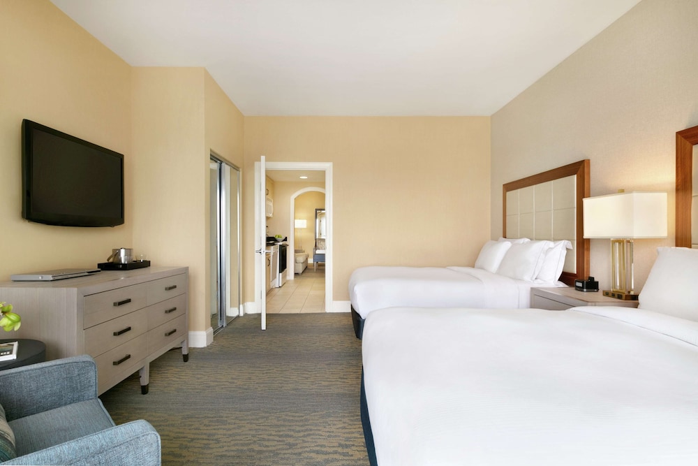 Hilton Suites Ocean City Oceanfront 15/63