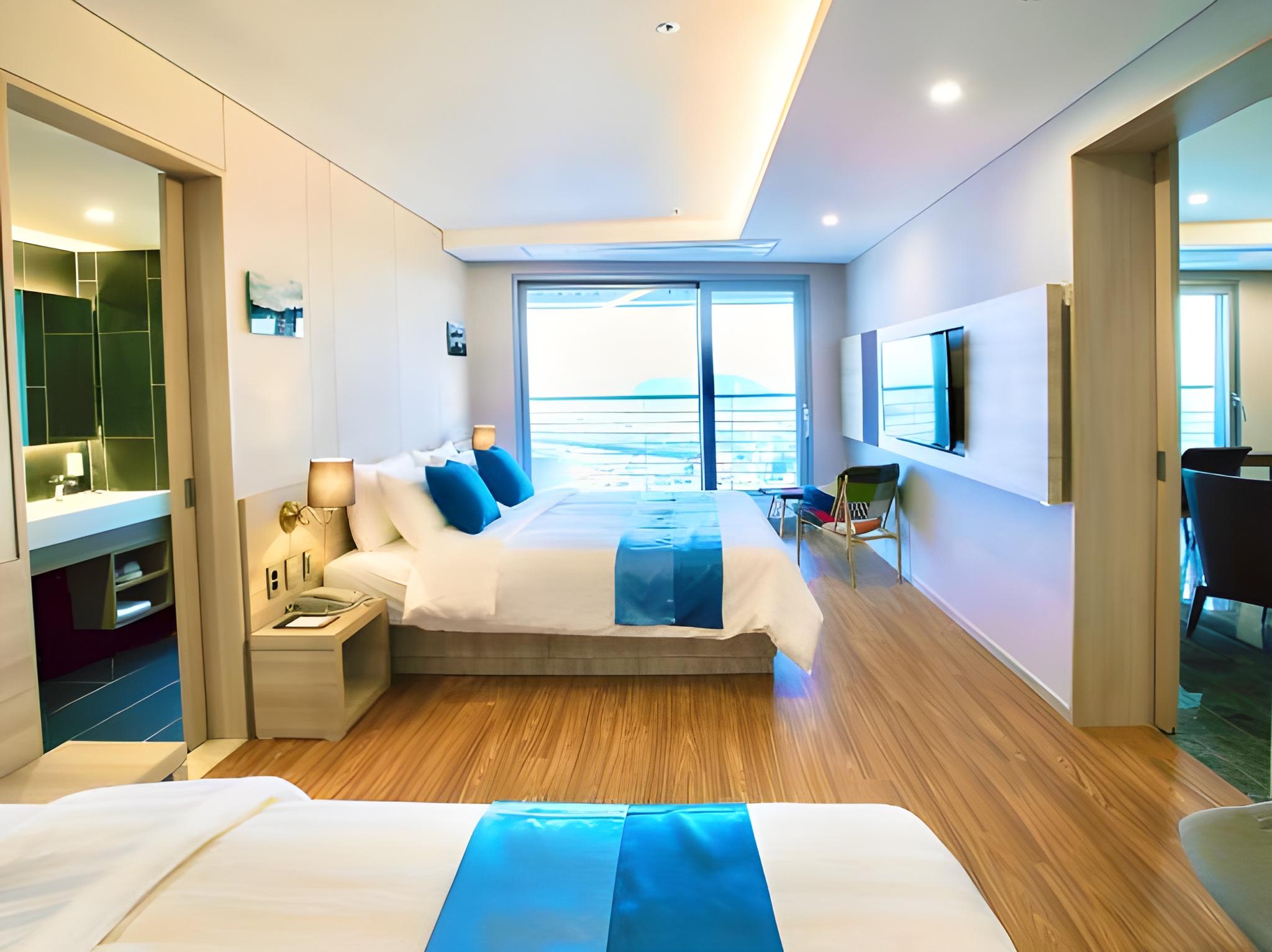 Royal, Suite, 2 Double Beds, No Parking