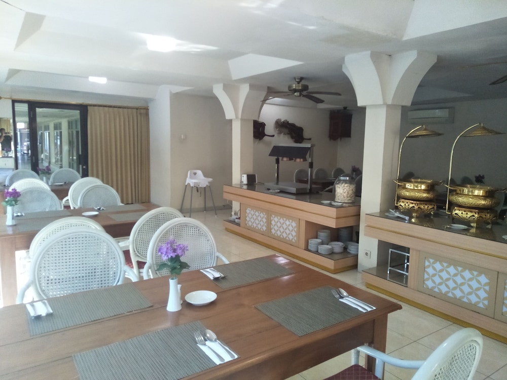 Grand Rosela Yogyakarta Hotel 55/74