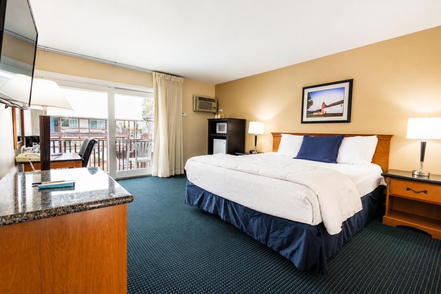 Upstairs, Deluxe, King Bed