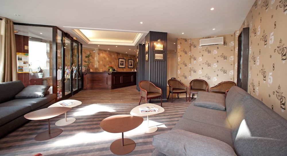 Hotel Red Fox 50/61