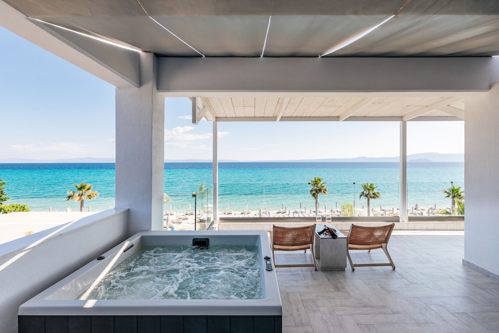 Blue Carpet Luxury Suites 22/50