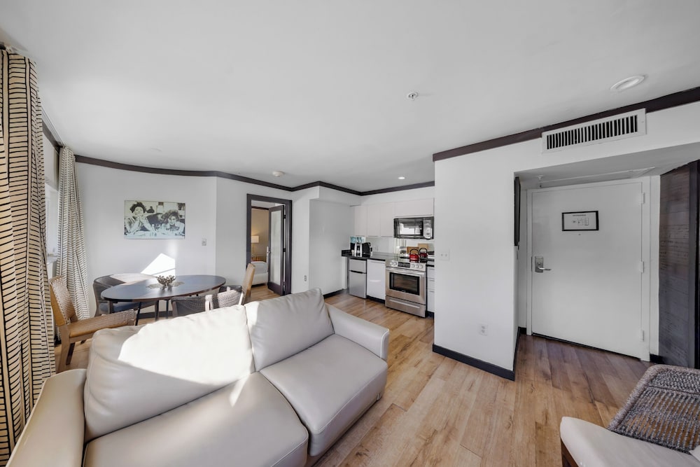 Metropole Suites South Beach 51/77