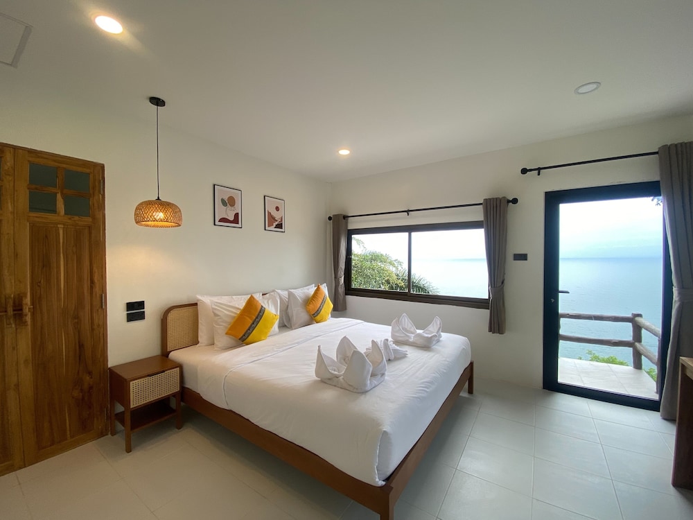 DELUXE, SEA VIEW