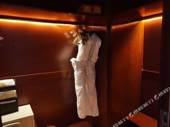 Lakeside Hotel Beijing 14/26