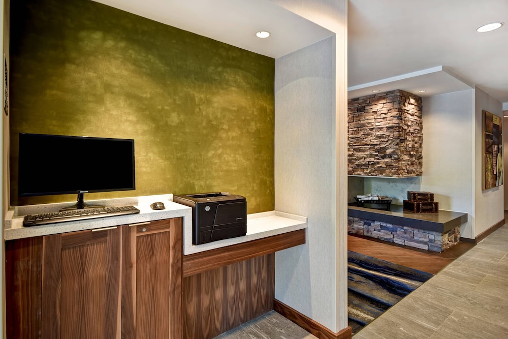 Fairfield Inn Suites by Marriott Atlanta Kennesaw 41/50