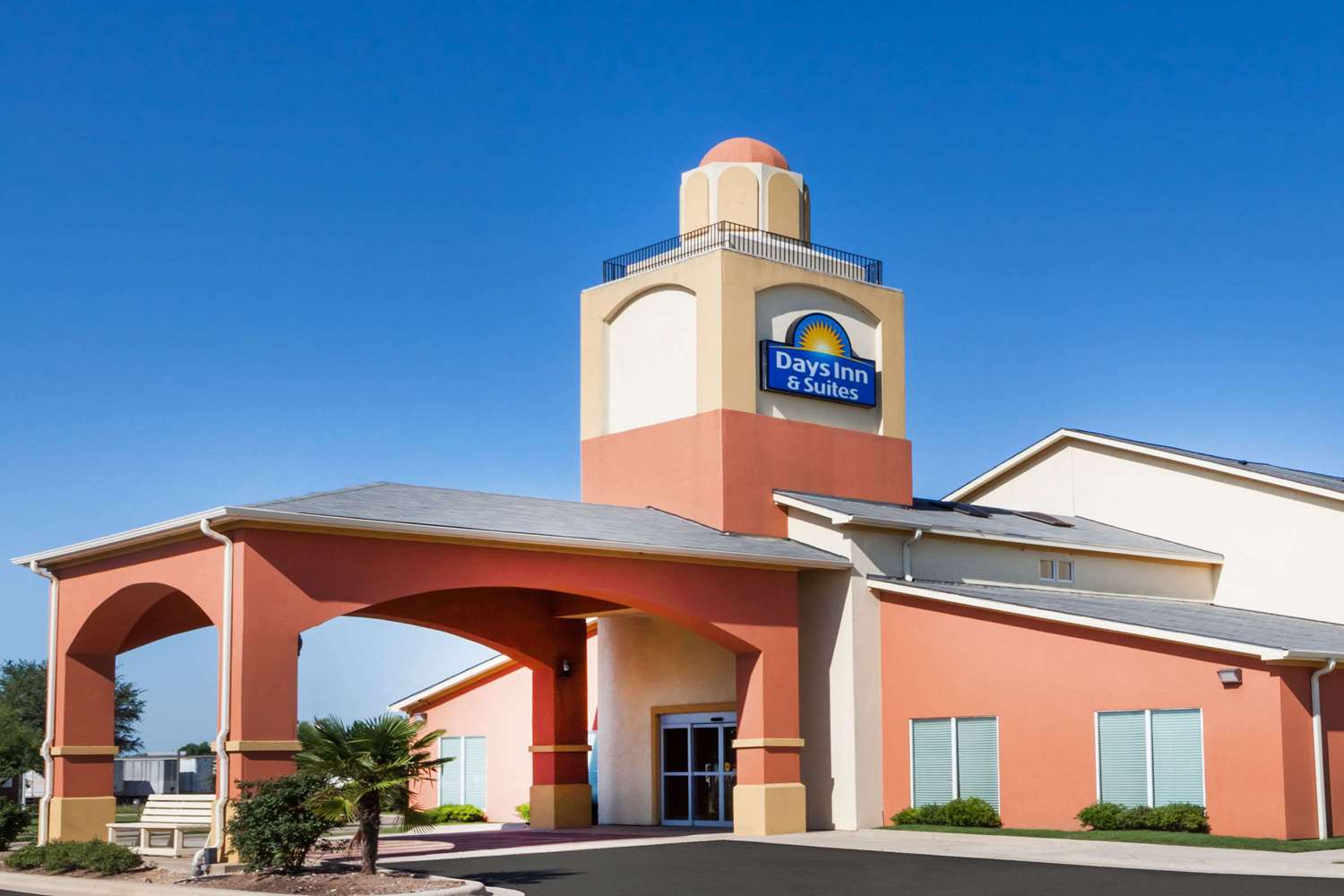Days Inn And Suites Marquez 1/9