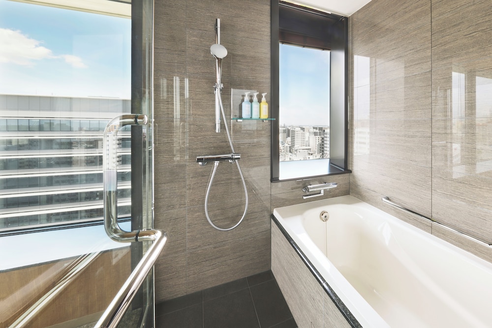 Deluxe, Twin Beds, Sky Floor, Corner