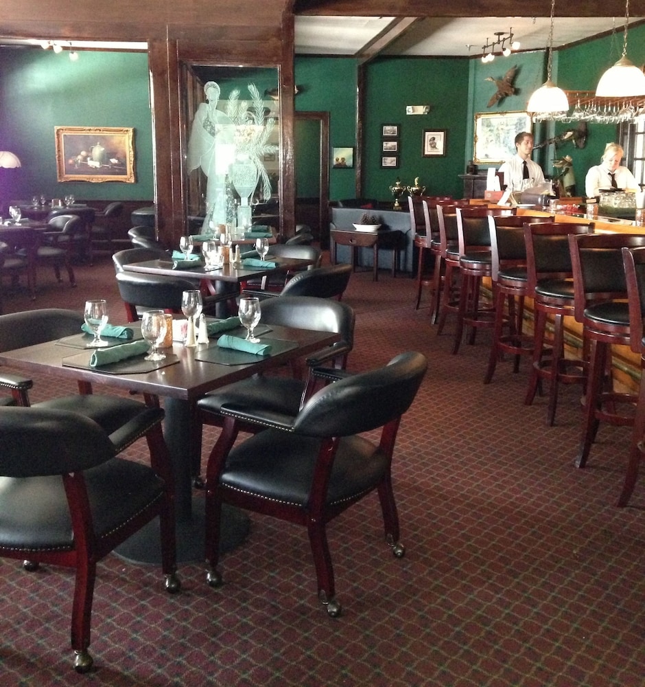 Lakeside Inn 39/67