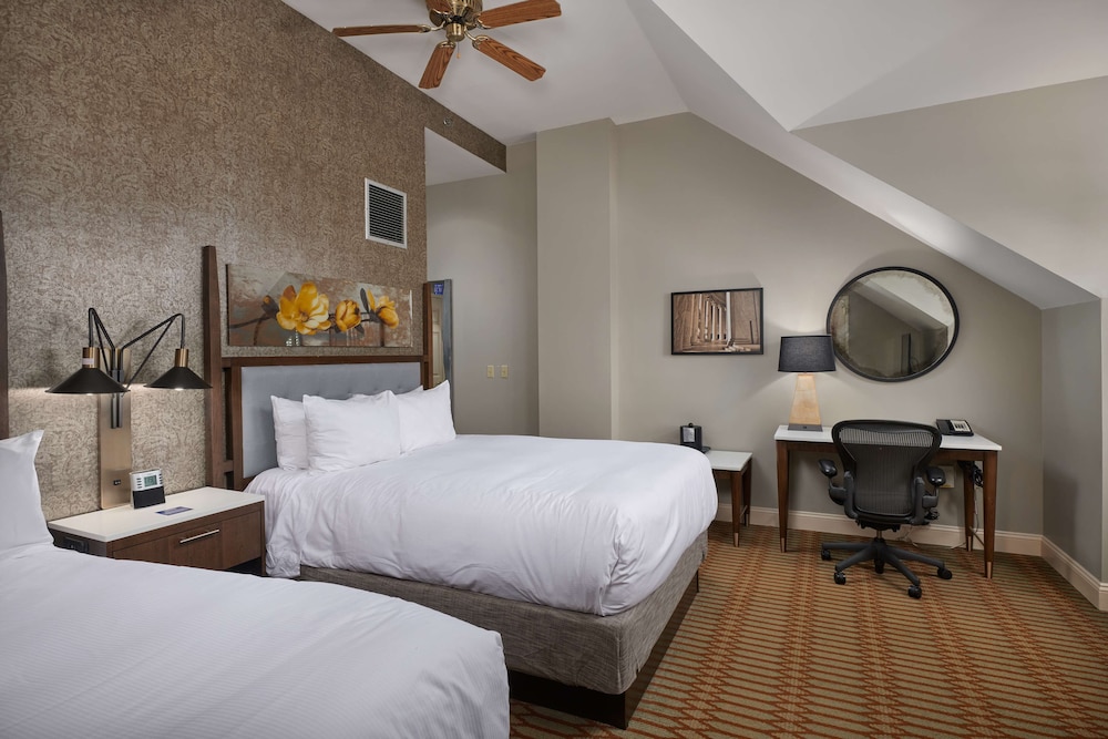 Virginia Crossings Hotel Conference Center 12/41