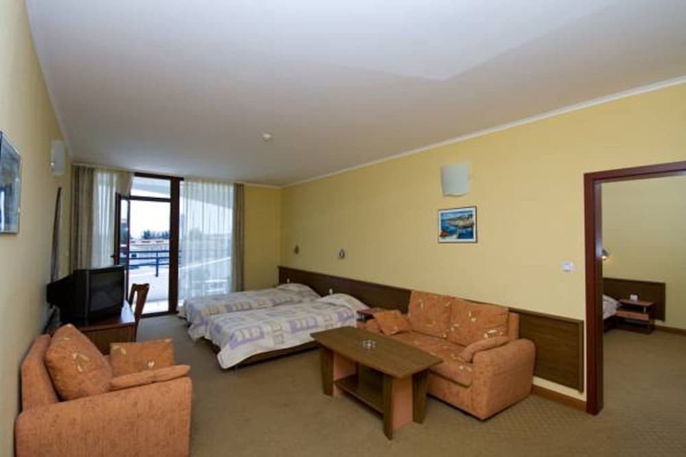 Trakia Plaza Hotel and Apartments 14/27