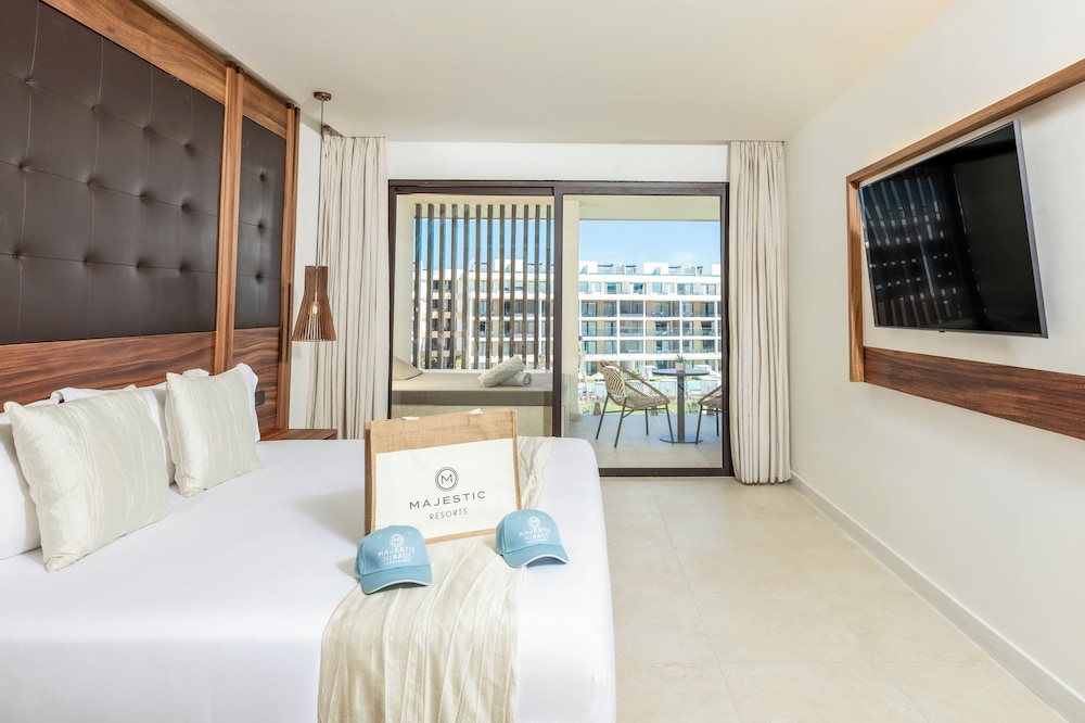 1 Bedroom, Mirage, Club, Suite, 2 Double Beds, Outdoor Jetted Tub