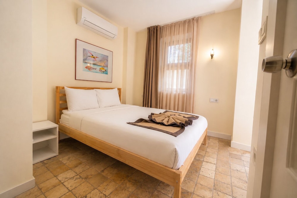 La Paloma Hotel 10/50