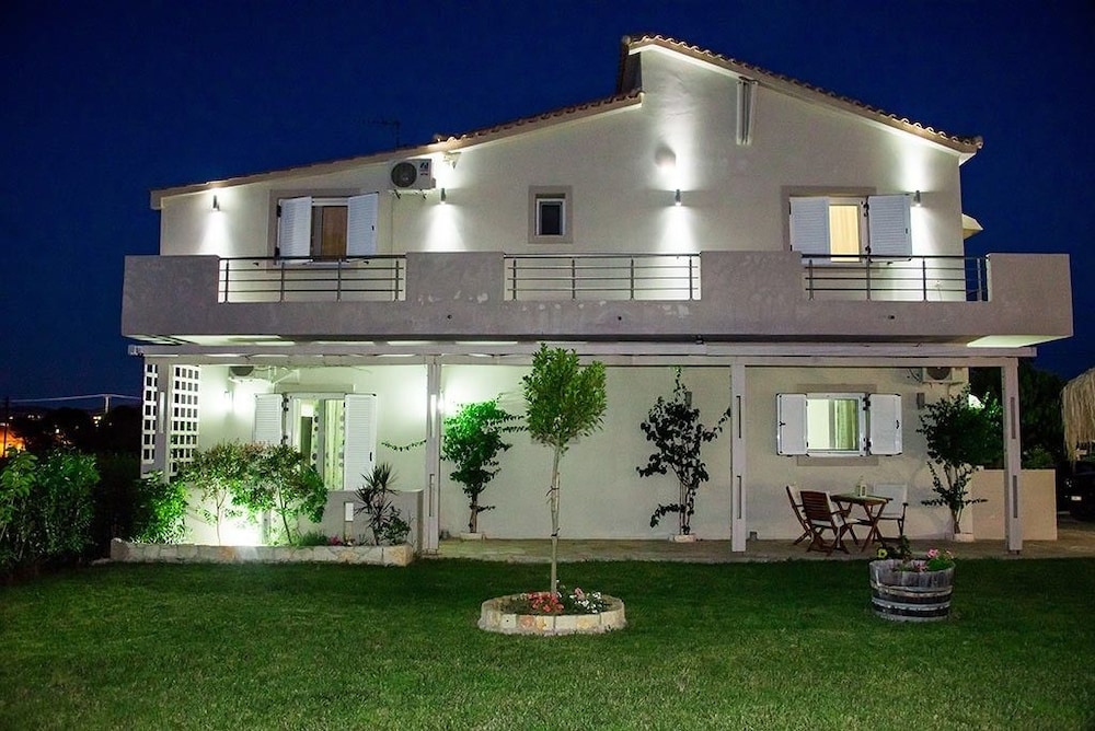 Tesys Studios & Apartments photo2