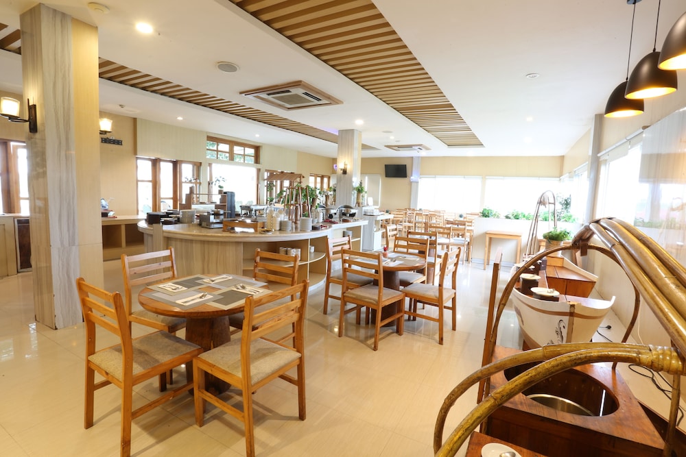 Luminor Hotel Banyuwangi Yos Sudarso 52/70