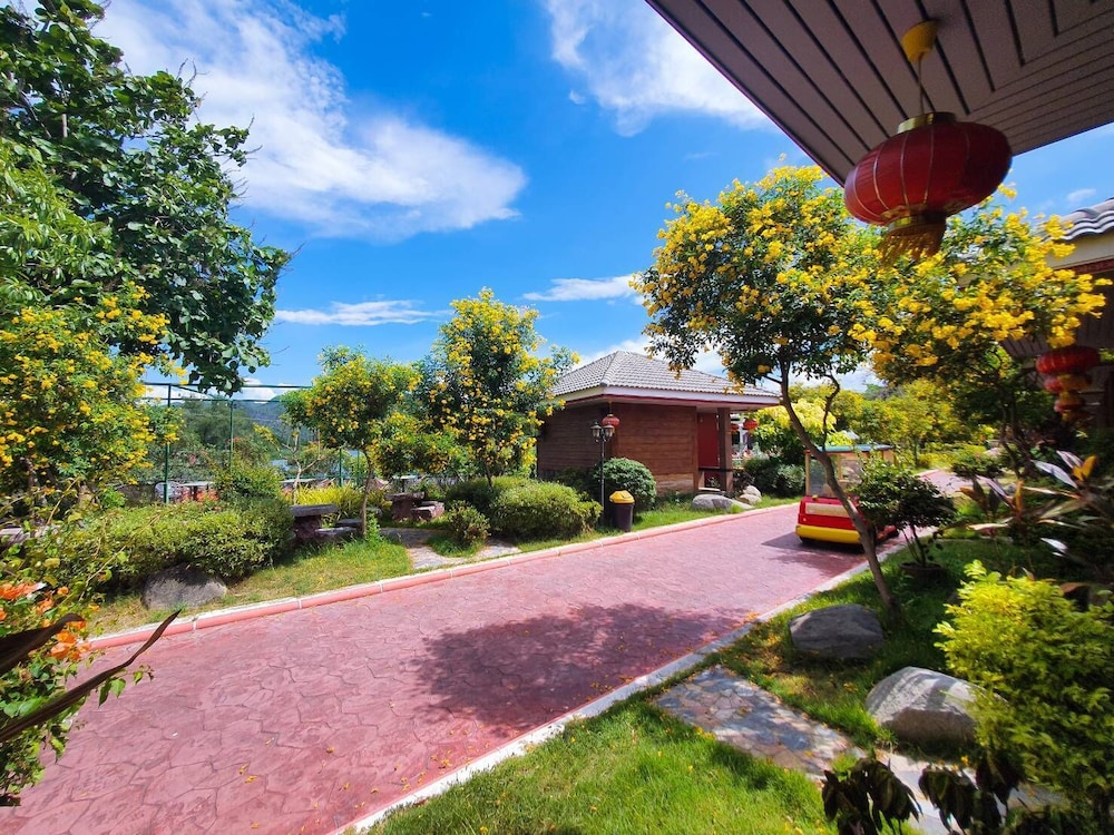 Dream Park Resort 11/75