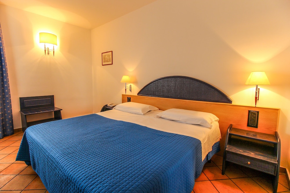 Hotel Paladini Di Francia 13/40