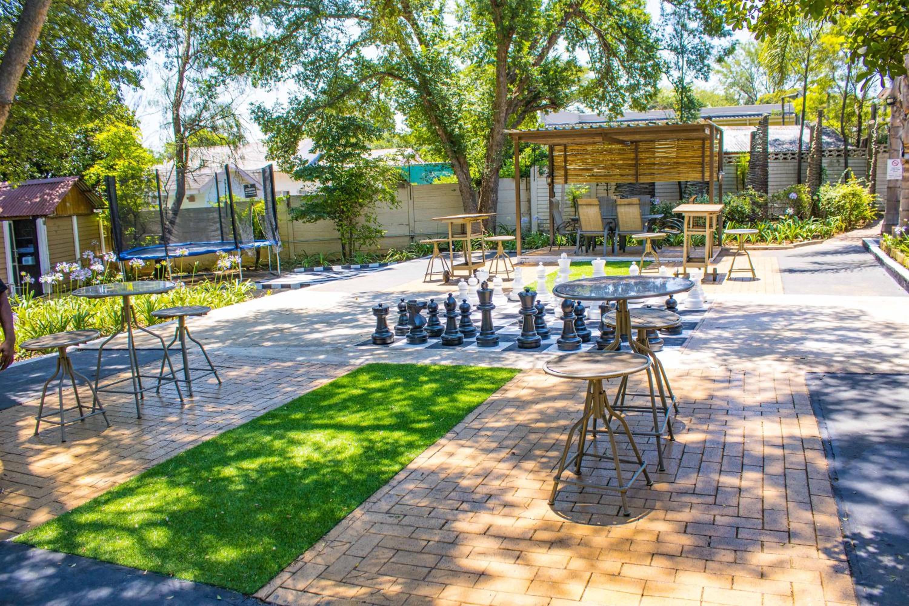 Hutten Heights Lodge 20/23