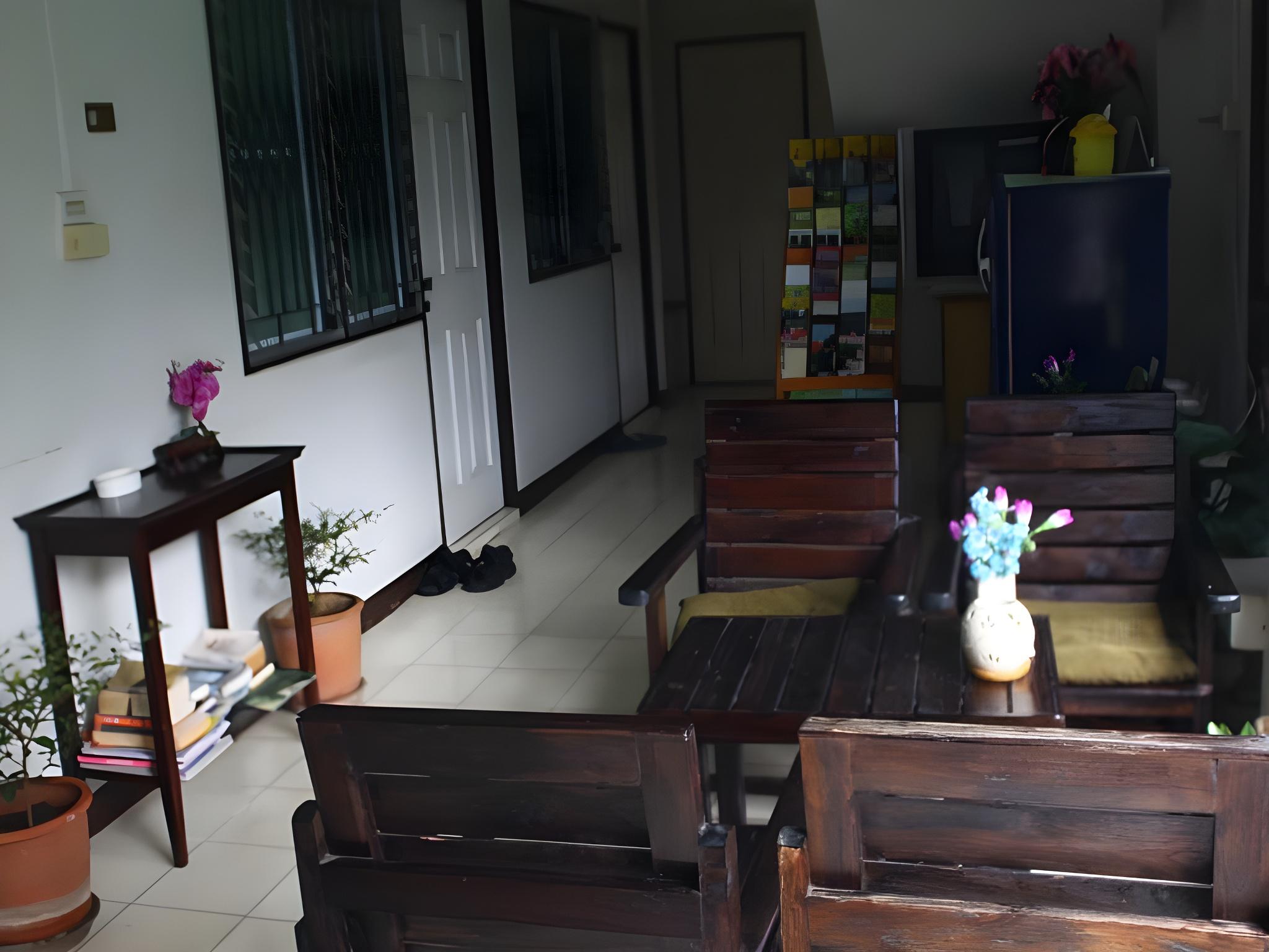 Ampawan Guesthouse 8/23