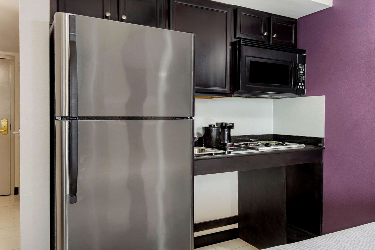 La Quinta Inn by Wyndham West Long Branch 40/43