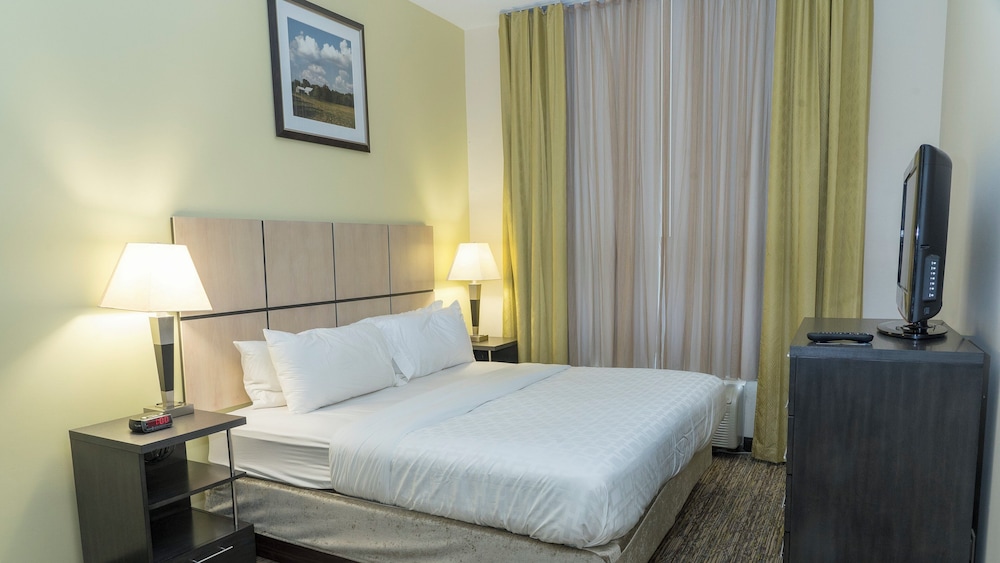 Candlewood Suites St. Joseph Benton Harbor 10/38