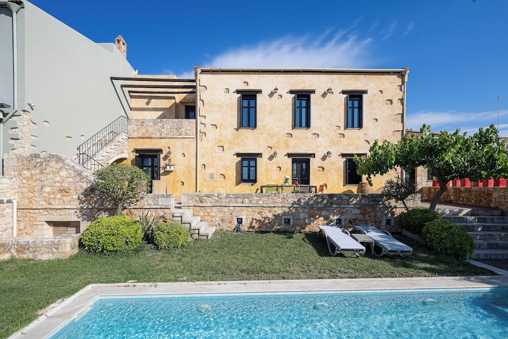 Erondas Cretan Country Villas 1/50
