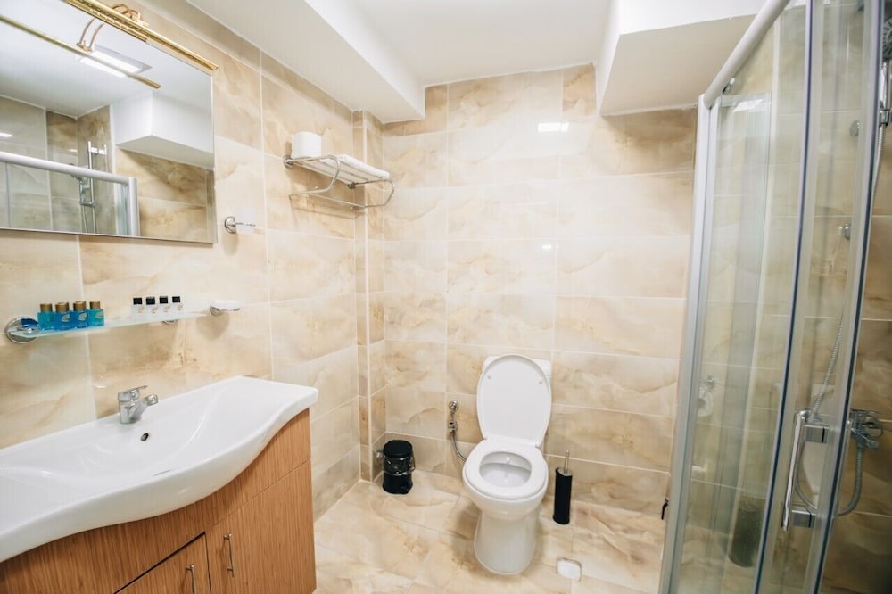 Safran Suites Apart 47/50