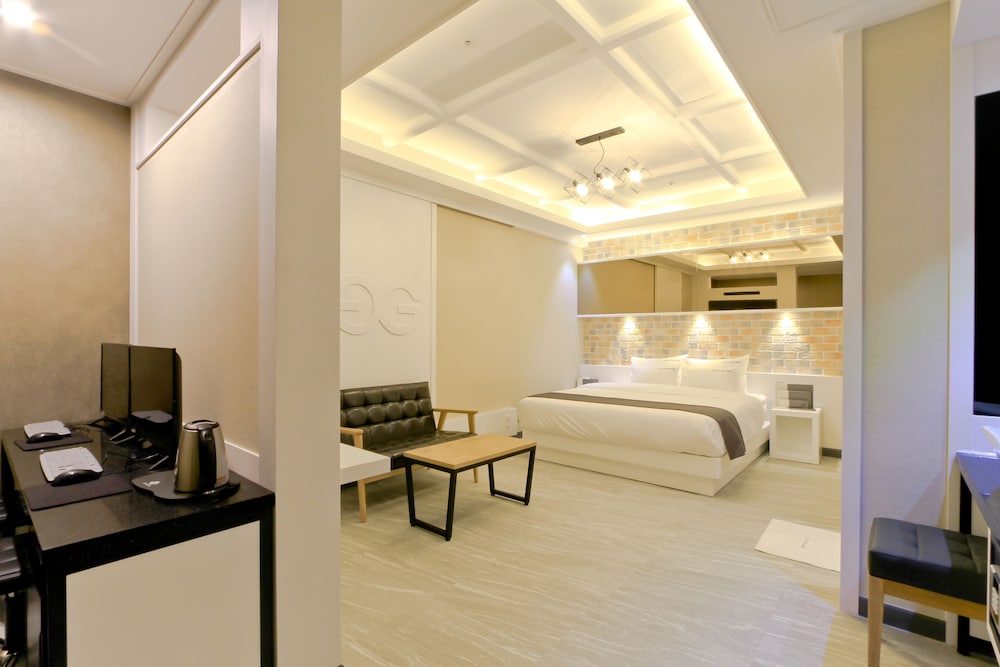City Hotel G&G 44/45