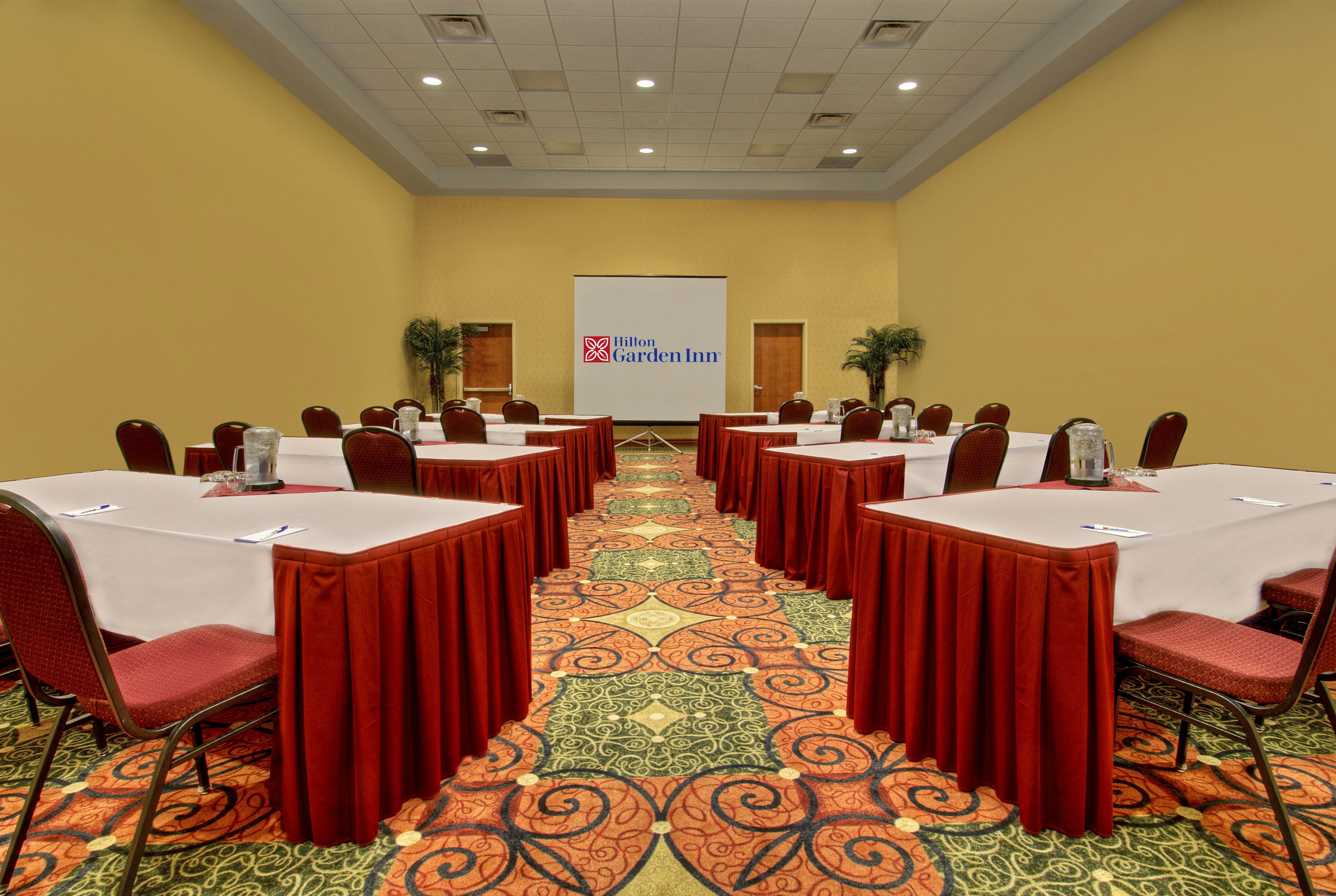 Hilton Garden Inn Ottawa Airport 78/86