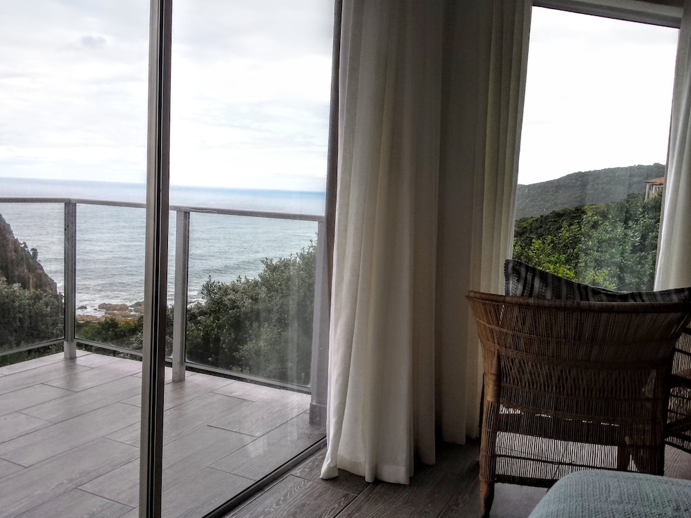 Headlands House Guest Lodge 20/50