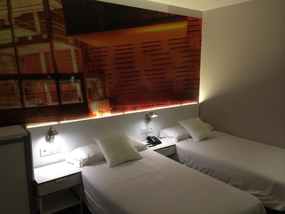 Bilbao City Rooms 18/25