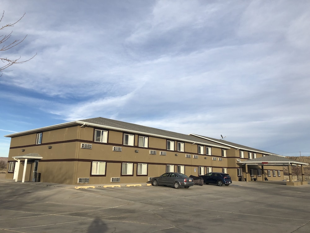Americas Best Value Inn Green River 3/28