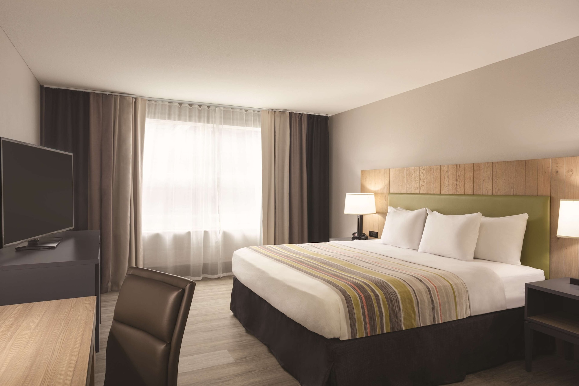 ROOM, KING BED, ACCESSIBLE