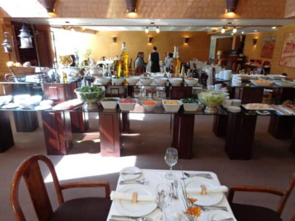 restaurant cafeteria